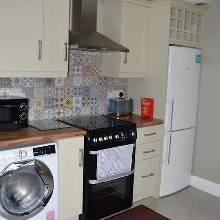 Twin View - In Pontoon *