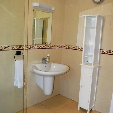 Twin View - In Pontoon *