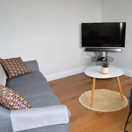 Twin View - In Pontoon Foxford