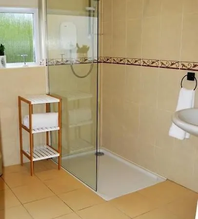 Twin View - In Pontoon Foxford